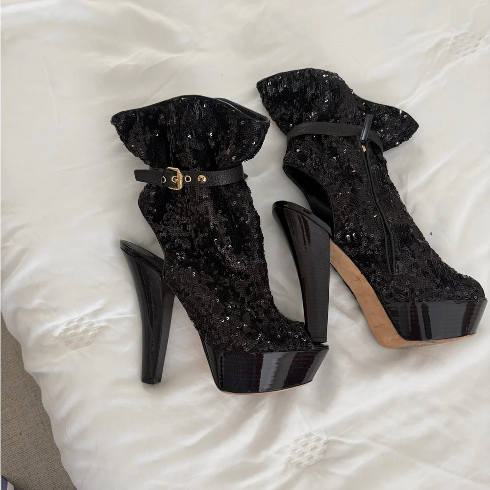 Louis Vuitton Sequin Booties. - Picture 3 of 7